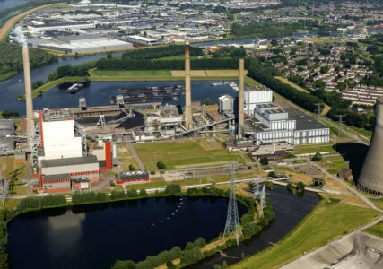 Luftaufnahme des Kraftwerks Amer in den Niederlanden