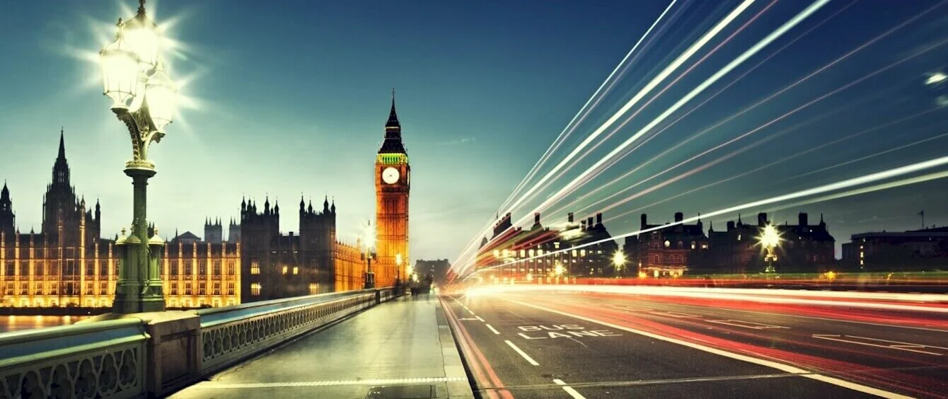 enformer britische Versorgungssicherheit Stimmungsbild London bei Nacht Lichter Geschwindigkeit