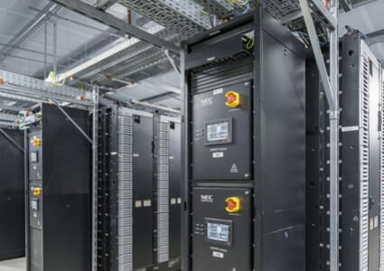 Batterie des größten Batteriespeichers in Europa