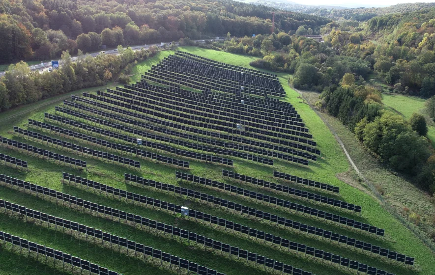 RWE_Enformer_Bifaziale Solarmodule_Luftbild_885x560