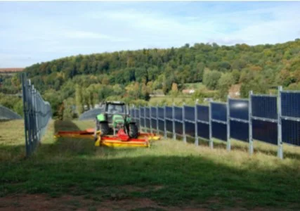 RWE_Enformer_Bifaziale Solarmodule_Traktor_425x300