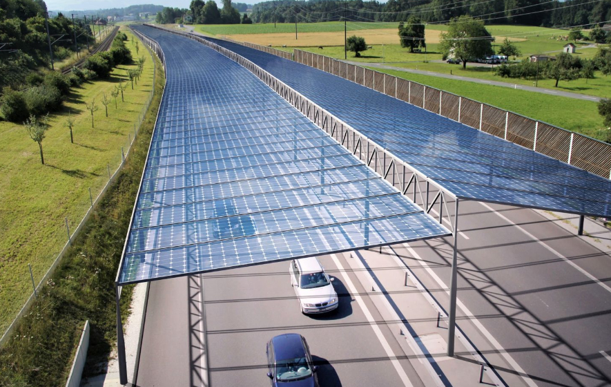 RWE_Enformer_Solardach_Autobahn_Beispiel_885x560
