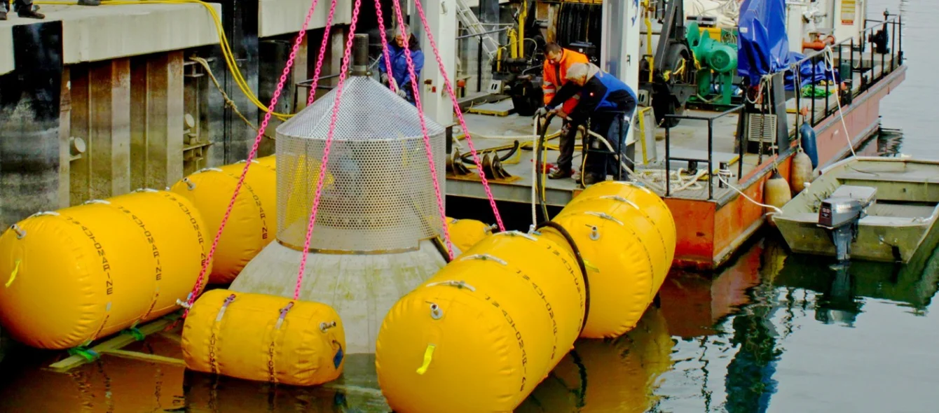 Energy storage on the ocean floor