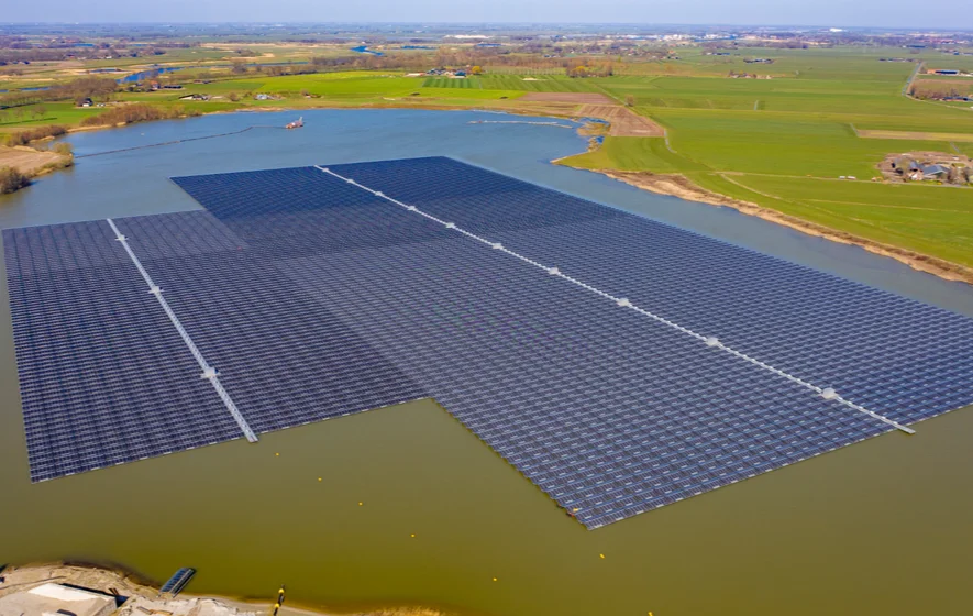 RWE_enformer_Floating Solar_Baywa_885x560