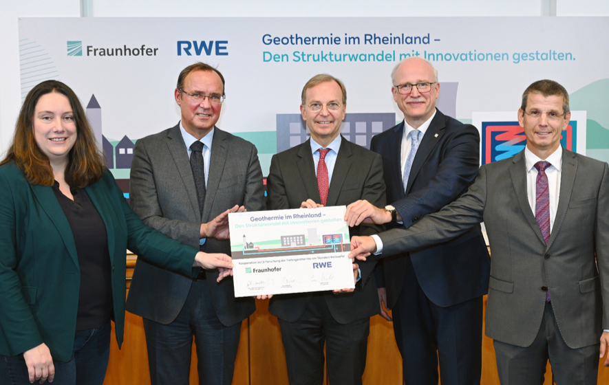 ENF_Vertragsunterzeichnung-RWE-Fraunhofer_885x560