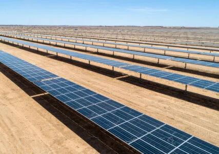 image-shows-solarpark-with-pv-modules-in-australia