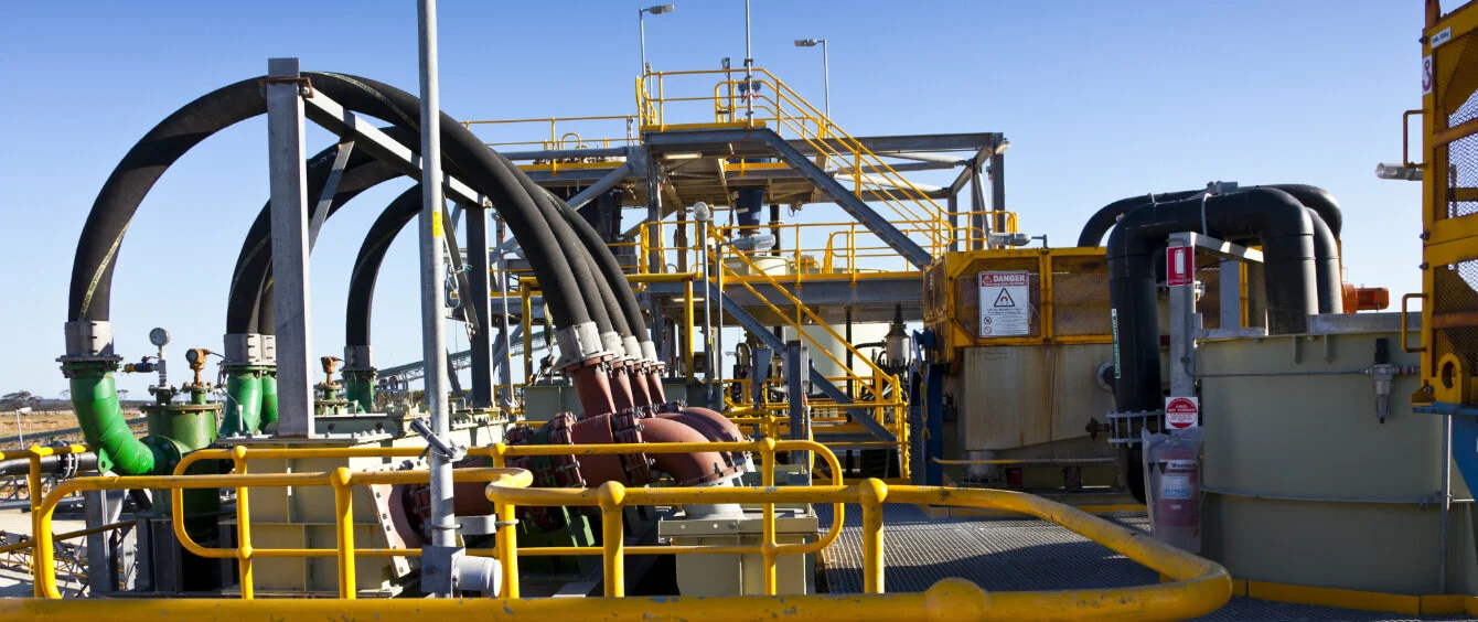 Das Bild zeigt eine Lithiumfabrik. In Guben in Brandenburg wird ebenfalls eine Anlage zur Verarbeitung von Lithium errichtet.