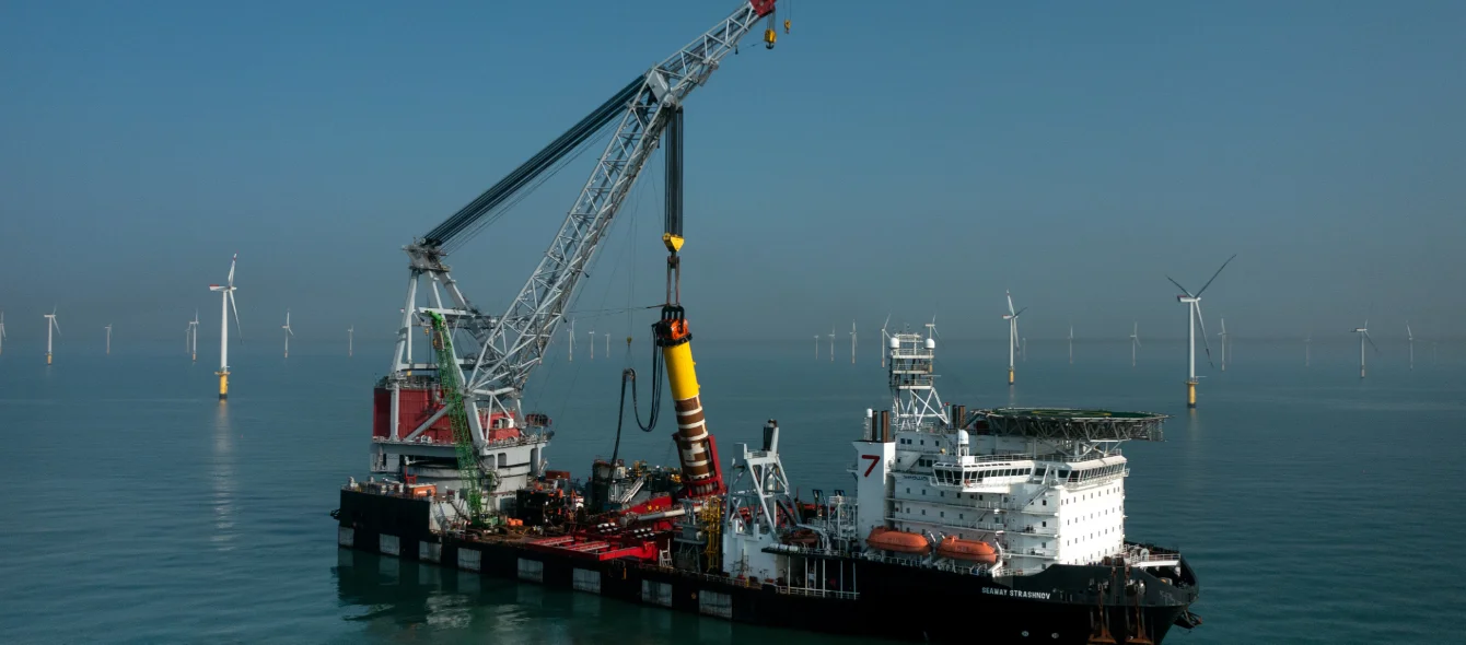 The picture shows the construction of the wind turbines of the Kaskasi wind farm.