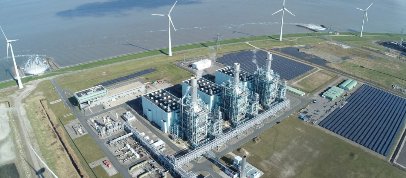 Das Bild zeigt das Kraftwerk Magnum in Eemshaven.