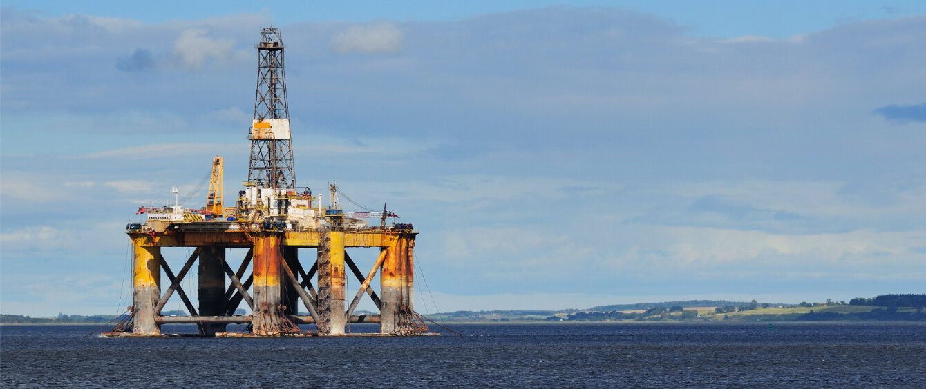Ölplattformen in der offenen Nordsee vor der Küste Englands und Schottlands