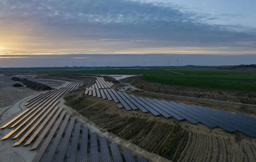 rwe-solarpark-tagebau-erneuerbare-energien