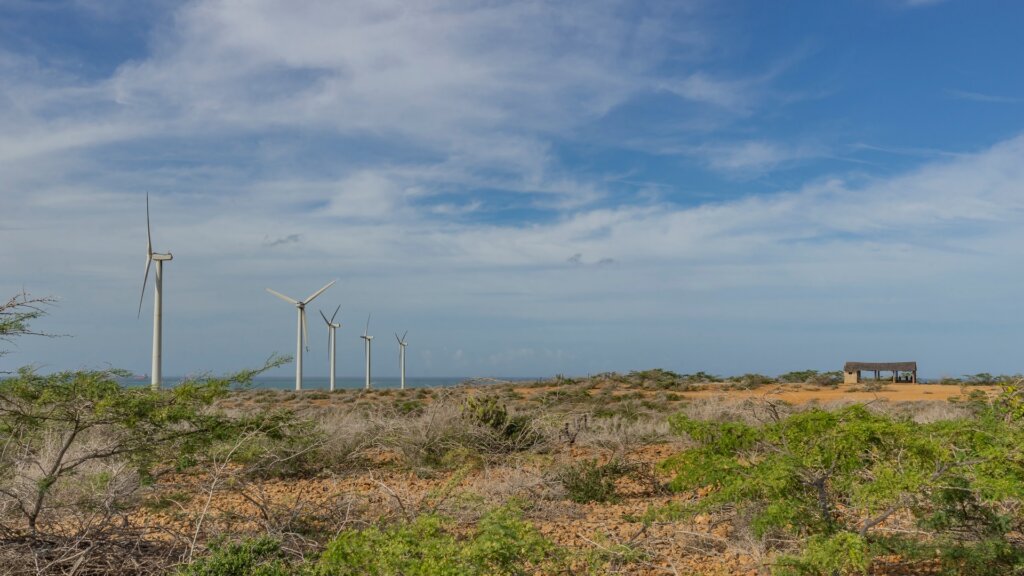 Windkraftanlagen an der kolumbianischen Küste