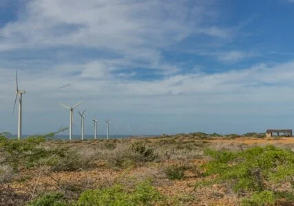 Windkraftanlagen an der kolumbianischen Küste