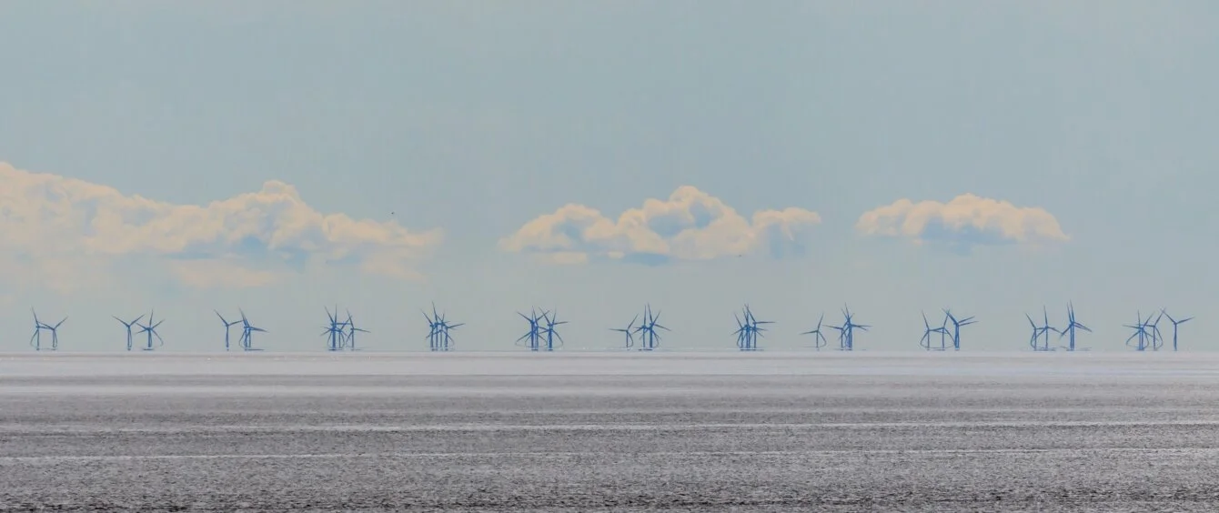 Offshore-Windkraftanlagen im sloway firth zwischen Schottland und England