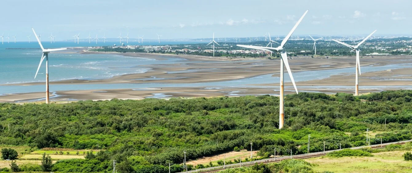 Onshore-Windkraftanlagen an der Küste Taiwans