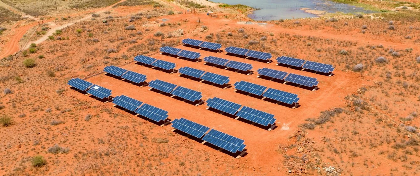 Eine Solarfarm in Afrika