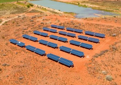 Eine Solarfarm in Afrika